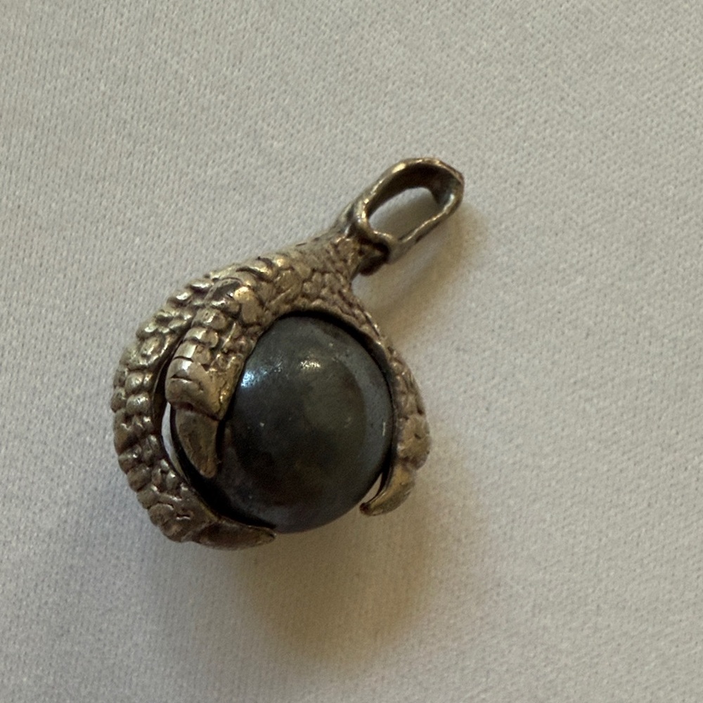 Silver Claw Pendant with Dark Stone